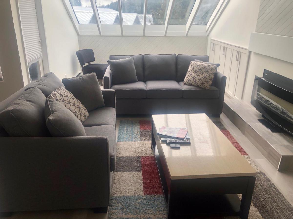 Hearthstone Lodge Loft, Village Centre, Private Hot Tub, Sleeps 6 휘슬러 외부 사진