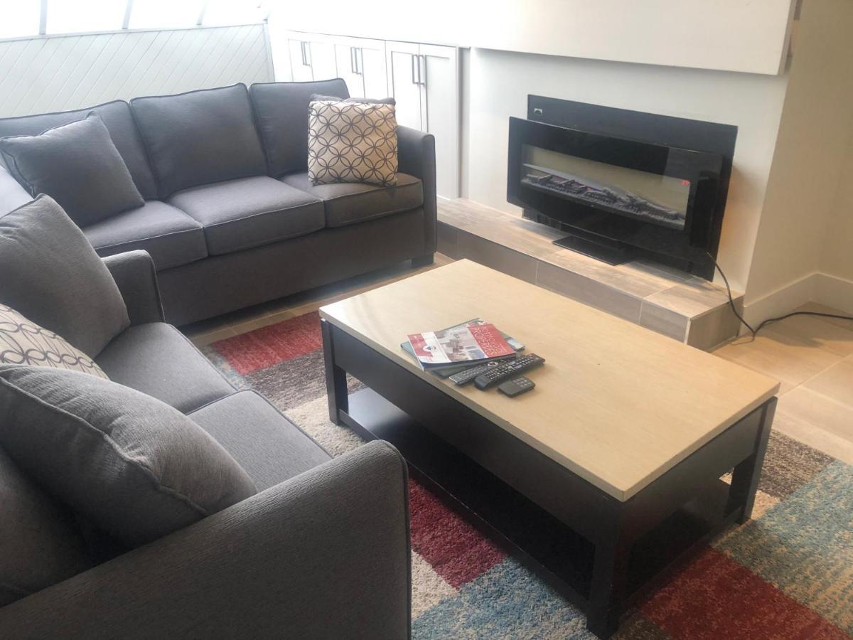Hearthstone Lodge Loft, Village Centre, Private Hot Tub, Sleeps 6 휘슬러 외부 사진